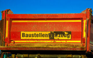 013_Baustelle_Start-und-Lande-Bahn_Erweiterung_Erneuerung_Baustellenfahrzeug_0071